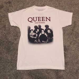 The band Queen tee shirt. White. Size medium.